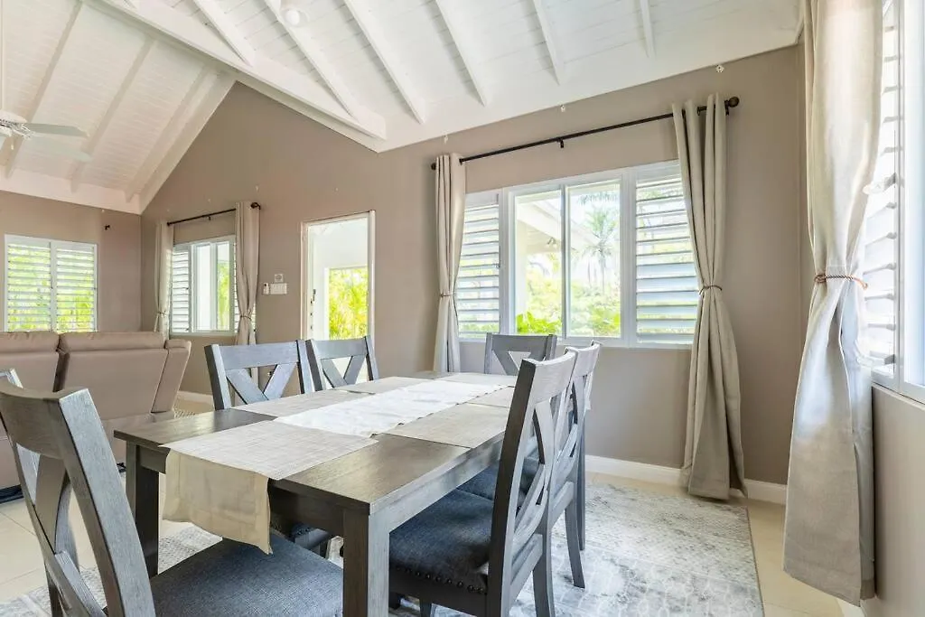 Holiday home Noble House ~Spacious~Close To Beach ~Pool ~ Gym Mammee Bay Jamaica